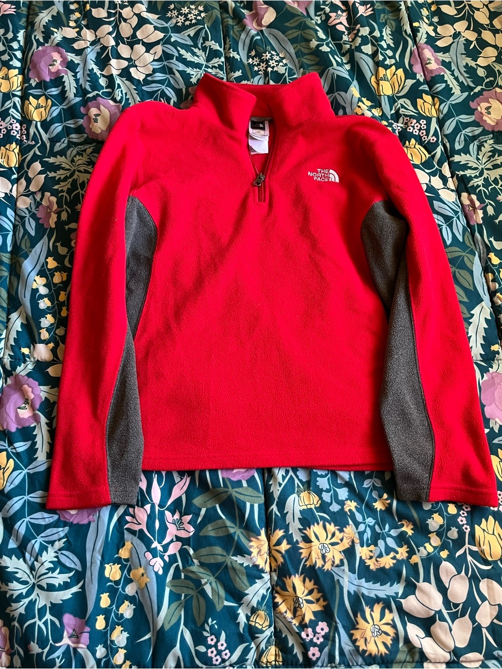 The North Face Red and Gray Quarter-Zip Fleece Pullover Boys Size Large 14/16